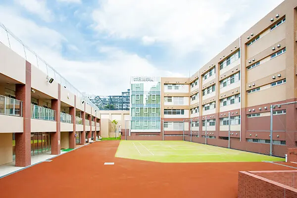 日出高等学校を卒業