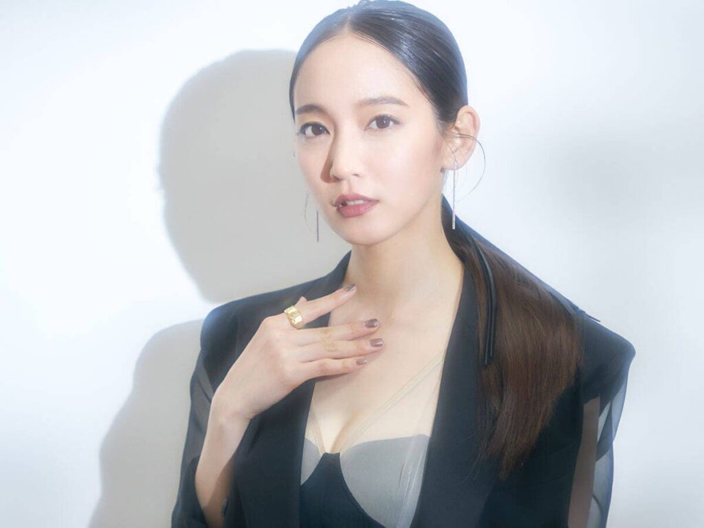 吉岡里帆の学歴を徹底解説｜京都の名門校から女優への道のり