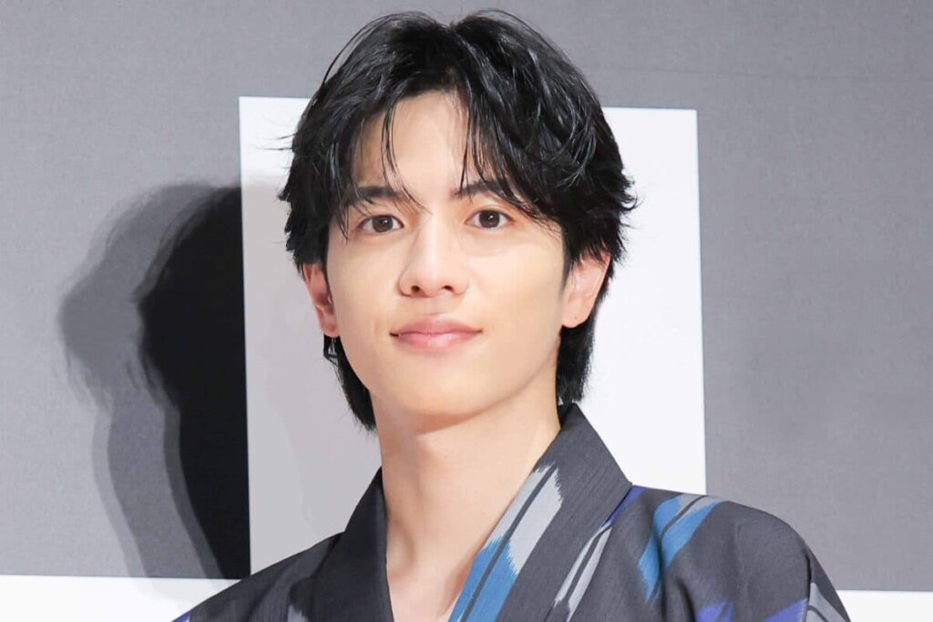 志尊淳の高校は聖学院高校から日出高校へ編入！学歴と家出や俳優デビューの経歴まとめ