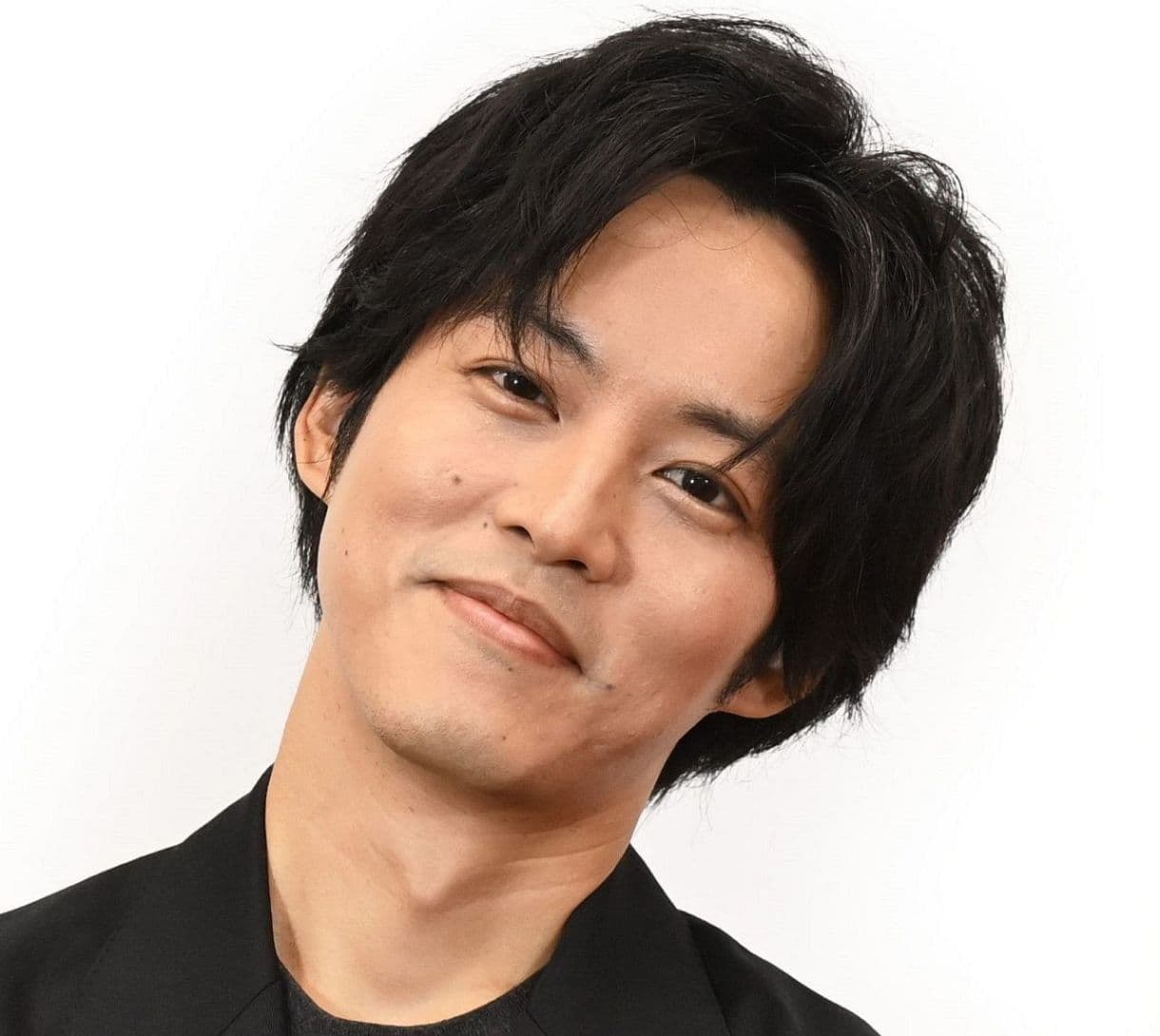 松坂桃李の大学は産業能率大学！偏差値や中退理由、学生時代のエピソードを徹底解説