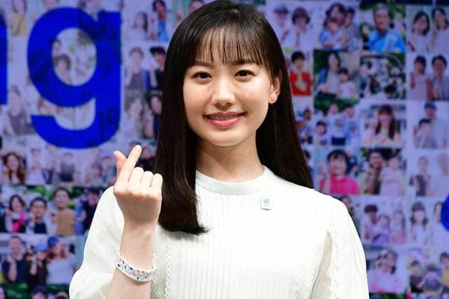 芦田愛菜の学歴|慶應義塾大学法学部へ内部進学!中学受験1日12時間勉強の軌跡と芸能活動両立の秘訣