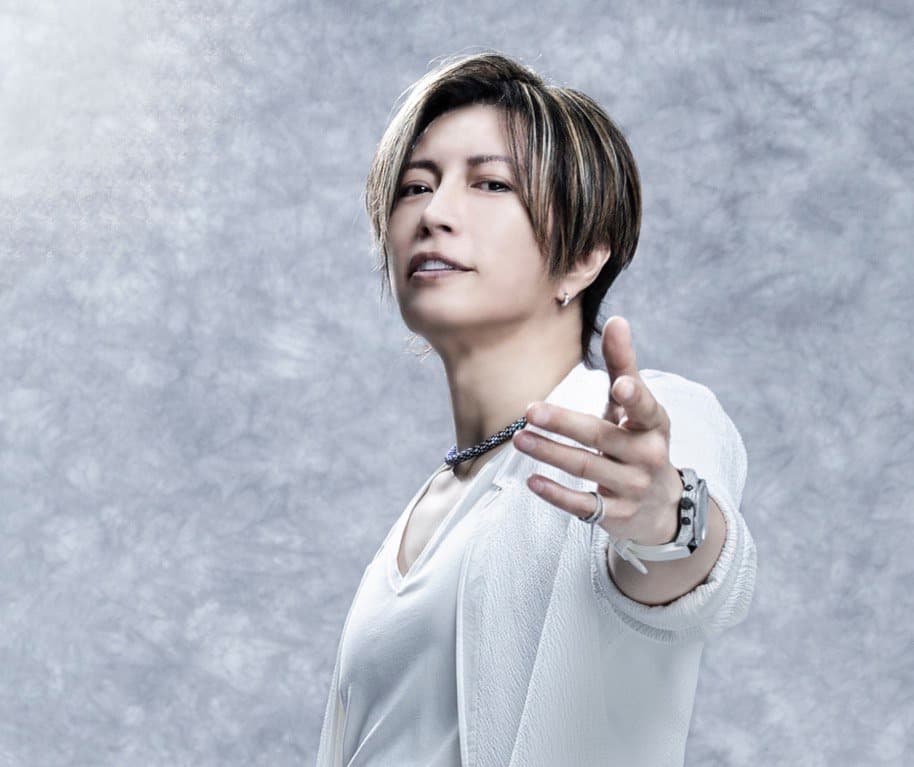 GACKTの学歴を徹底解説!偏差値69の守山高校から京都学園大学へ。ミステリアスな学生時代の真実
