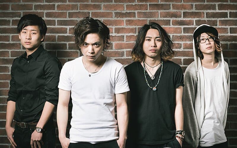 優里の高校時代！成城高校を5ヶ月で中退した理由と音楽に目覚めたバンド経験