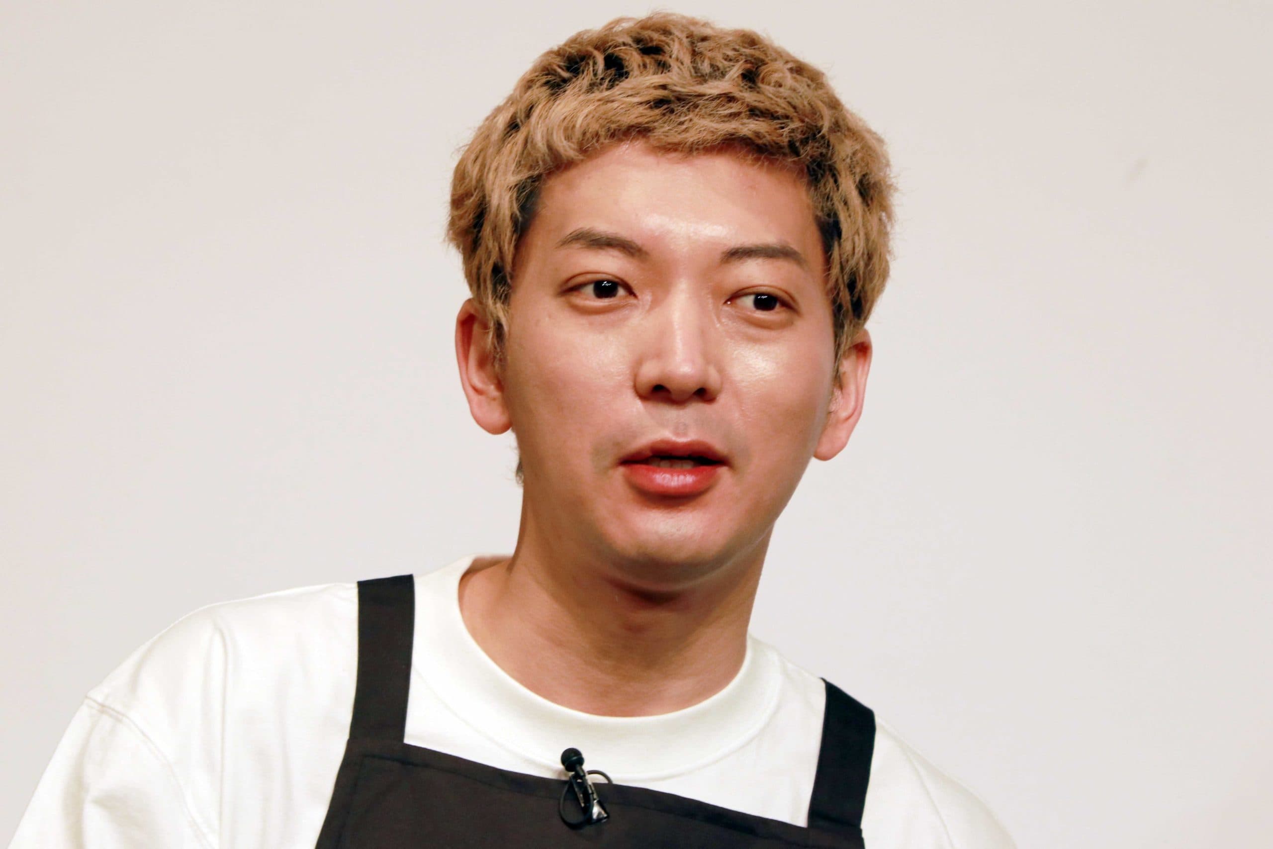 ニューヨーク嶋佐和也の大学は神奈川大学経済学部！学生時代のエピソードと芸人を目指したきっかけ