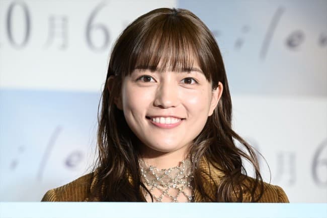 川口春奈は明治大学に進学していない！大学進学を断念した理由と学歴の真相