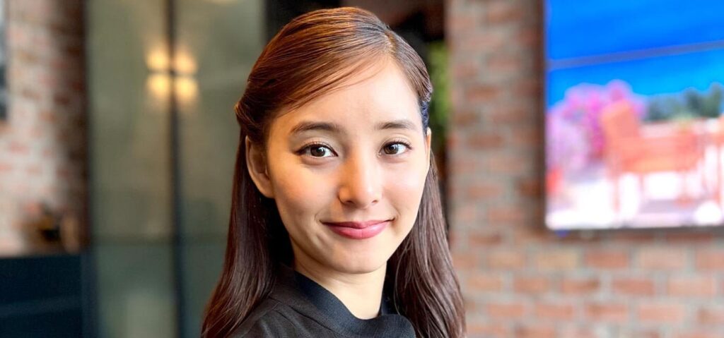 新木優子の高校は神奈川県立霧が丘高校!オーディション100本全落ちから這い上がった努力の日々