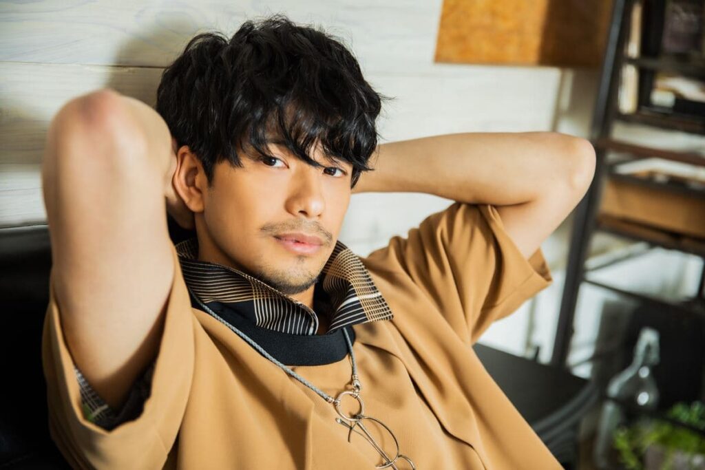 森崎ウィンの学歴！出身高校は第一商業で大学中退！中学校・小学校の偏差値と学生時代