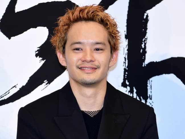 池松壮亮の学歴を徹底解説!福岡大濠高校から日本大学芸術学部へ。子役から俳優へ成長した軌跡