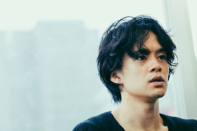 池松壮亮の学歴を徹底解説！福岡大濠高校から日本大学芸術学部へ。子役から俳優へ成長した軌跡