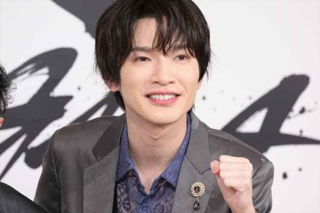 深澤辰哉の出身大学は桜美林大学！中退理由とSnow Man結成の関係を徹底解説