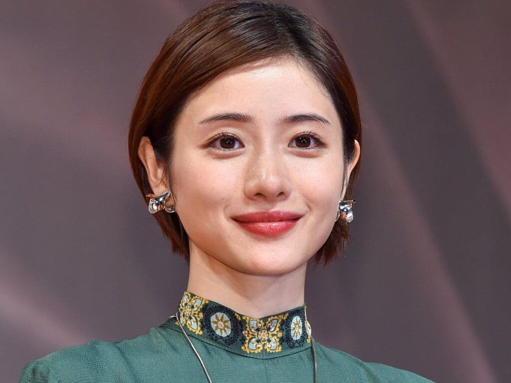 石原さとみの中学時代・創価中学校での失恋・テニス部・英語力の基礎を徹底解説