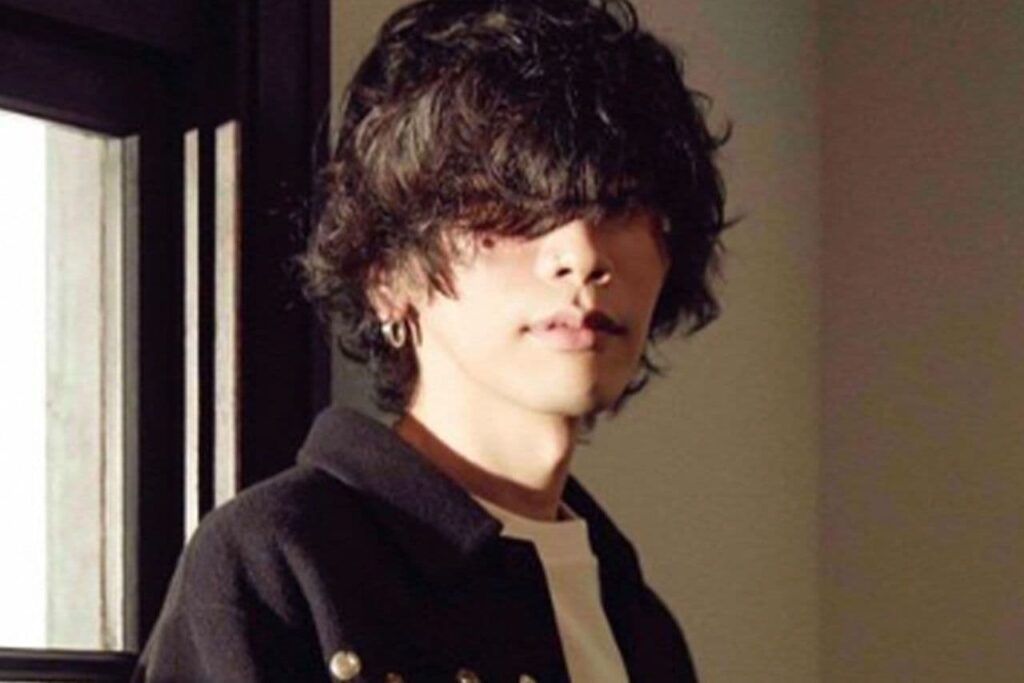 米津玄師の学歴を徹底解説！徳島商業高校から国民的アーティストになるまでの軌跡