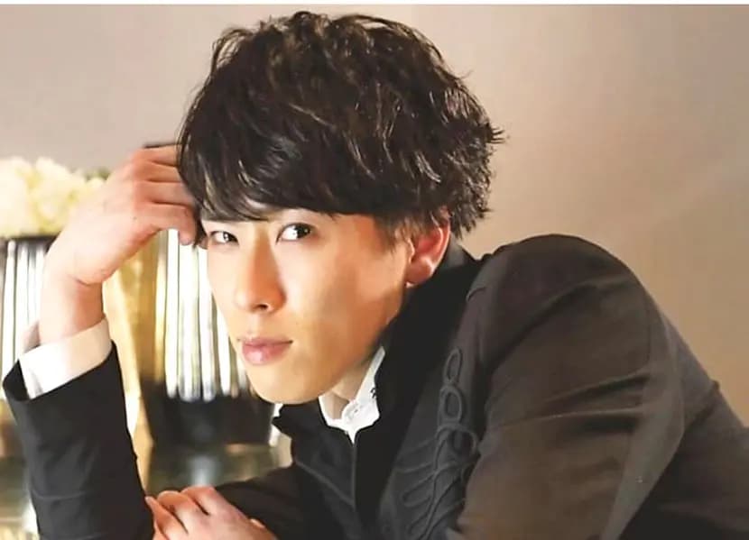 宮舘涼太の大学は明海大学で中退?高校・中学・小学校の学歴と渡辺翔太との共通点を徹底解説