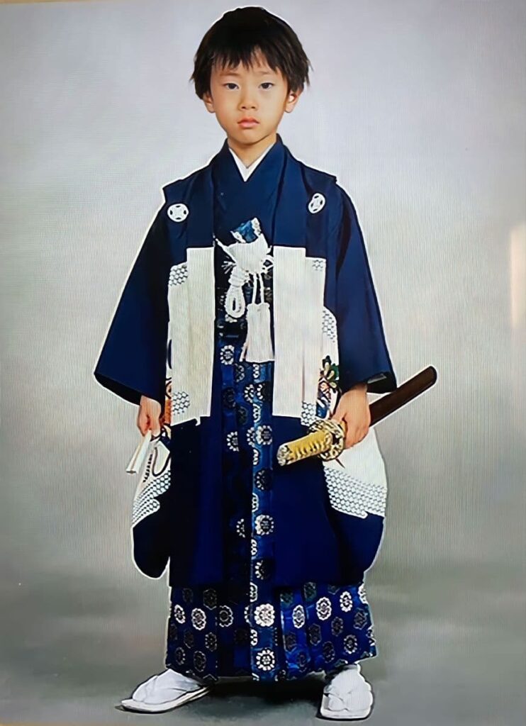 宮舘涼太の大学は明海大学で中退?高校・中学・小学校の学歴と渡辺翔太との共通点を徹底解説