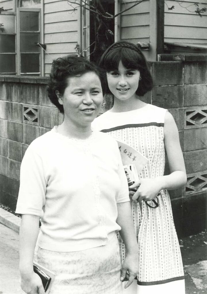 山本リンダの学歴まとめ！出身高校は港高校で中退、大学は？偏差値や学生時代のエピソードも