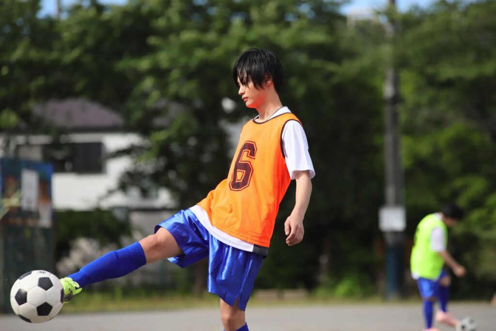 神尾楓珠の学歴を徹底解説！サッカー挫折から俳優への転身、高校転校の真相と芸能界での成長