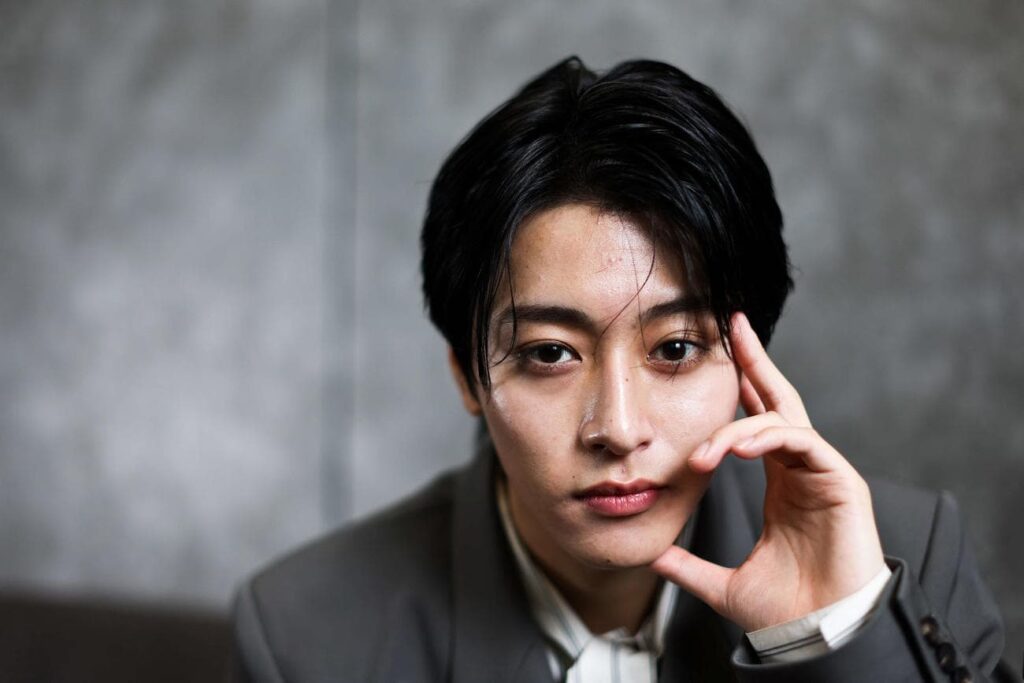 荒井啓志の大学は明治学院大学経済学部！ホスト経験を経て俳優デビューした異色の経歴を解説