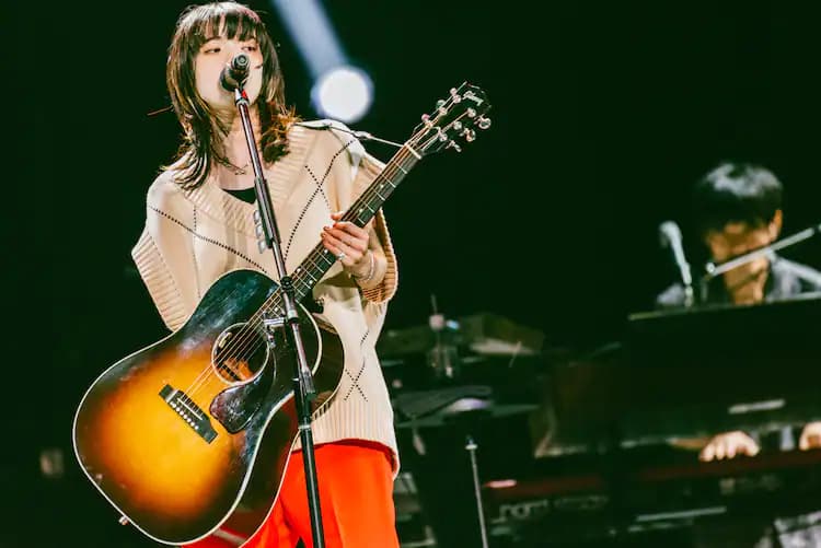 あいみょんの出身高校は兵庫県立西宮南高校!中退と編入を経て見つけた音楽への道