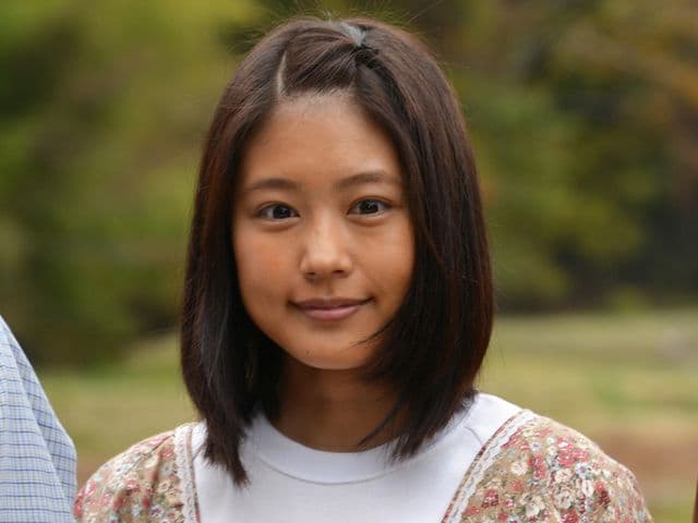 有村架純の出身高校は伊丹西高校と日出高校!転校の理由とアルバイト漬けの青春時代