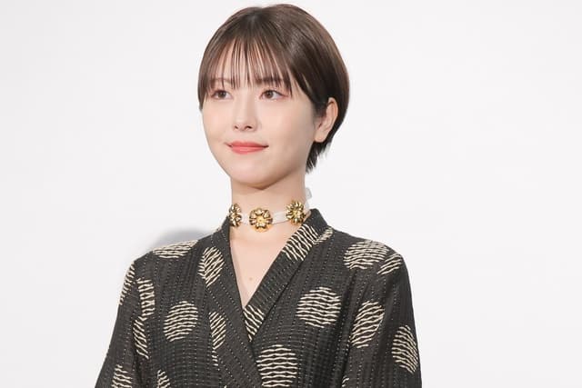 浜辺美波の出身高校は堀越高校!転校理由や高校時代の苦悩・ブレイク作品を徹底解説